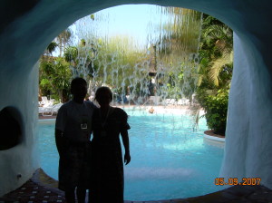 Почти под водопадом в нашем отеле. Тенерифе. 2007.